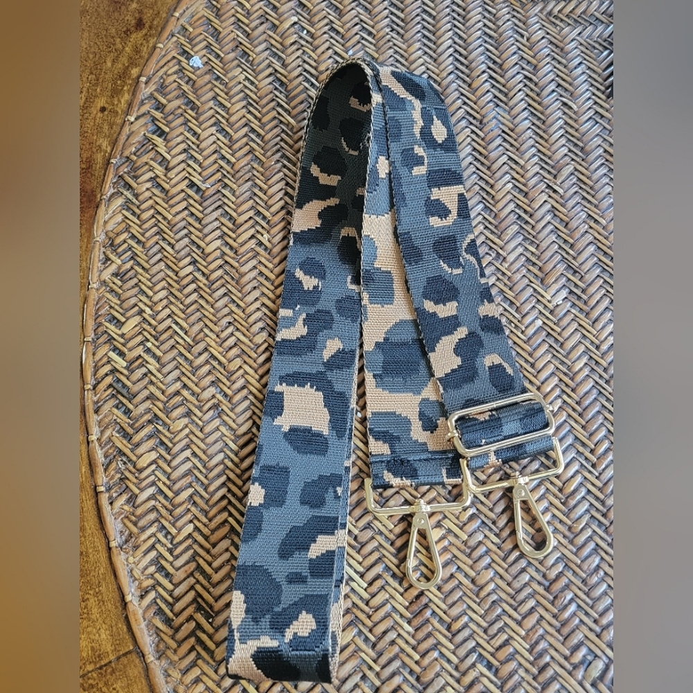 NWOT Camo print guitar strap for bags